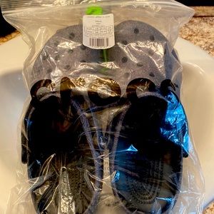 New Crocs, unisex m7/w9, black/glittet